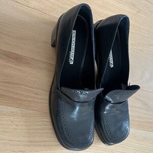 Cloud 9 Women's Elegant Black Flats